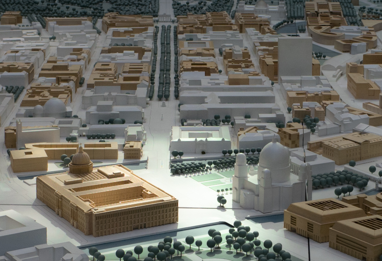 Berlin City Model Exhibition – berlininfo | Touren zu Städtebau und Architektur in Berlin
